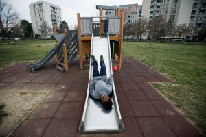 nico-fotografia-fotografia-documentaria-di-famiglia-scivolo-parco